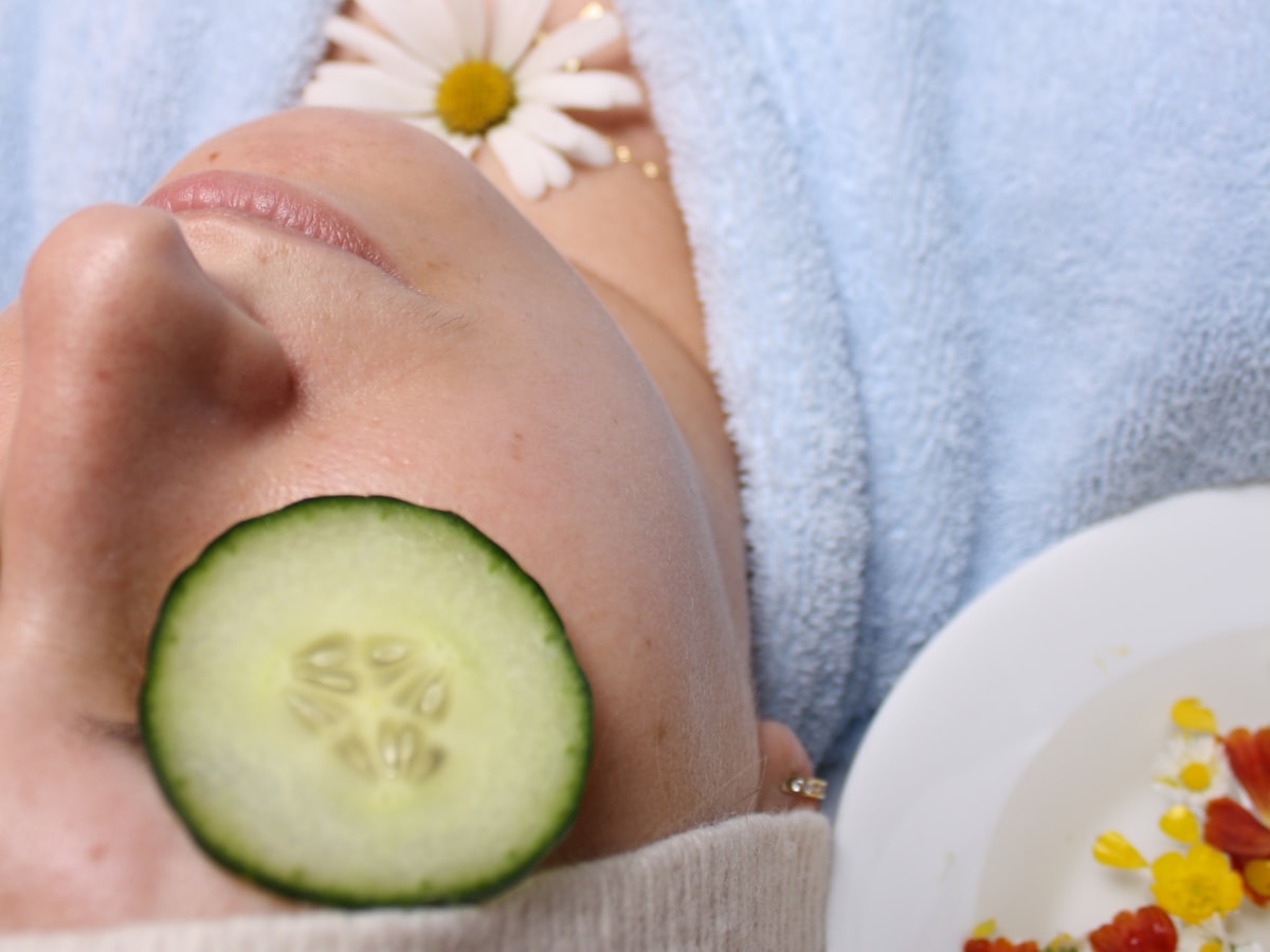 A relaxing facial treatment in progress